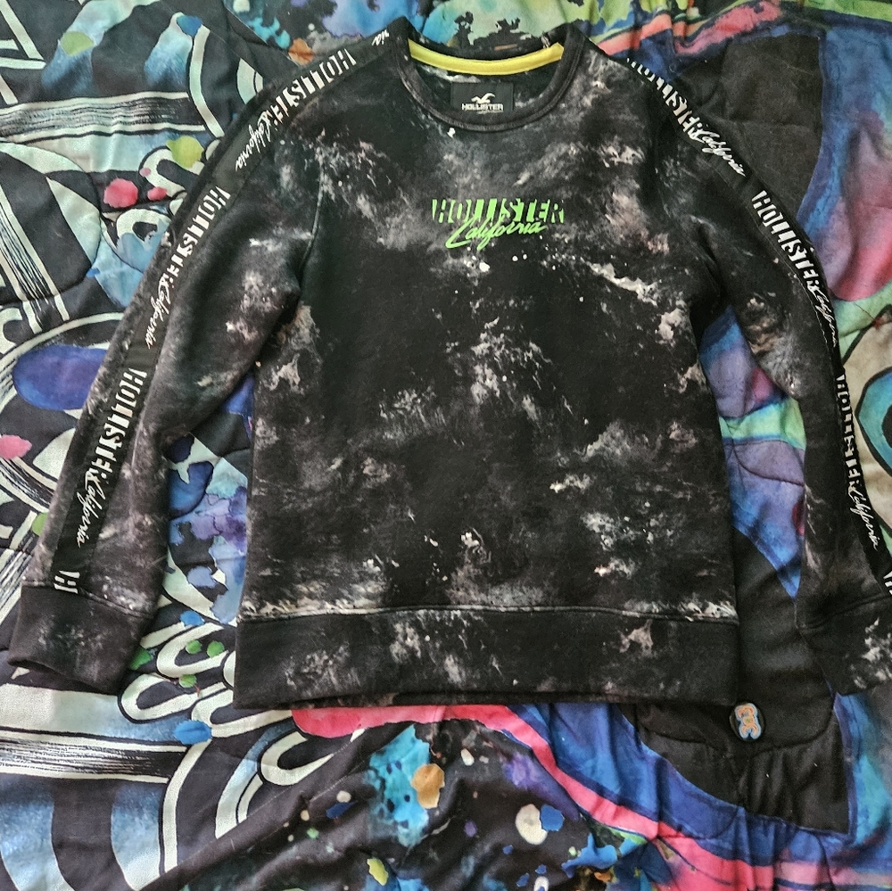 Hollister sweater